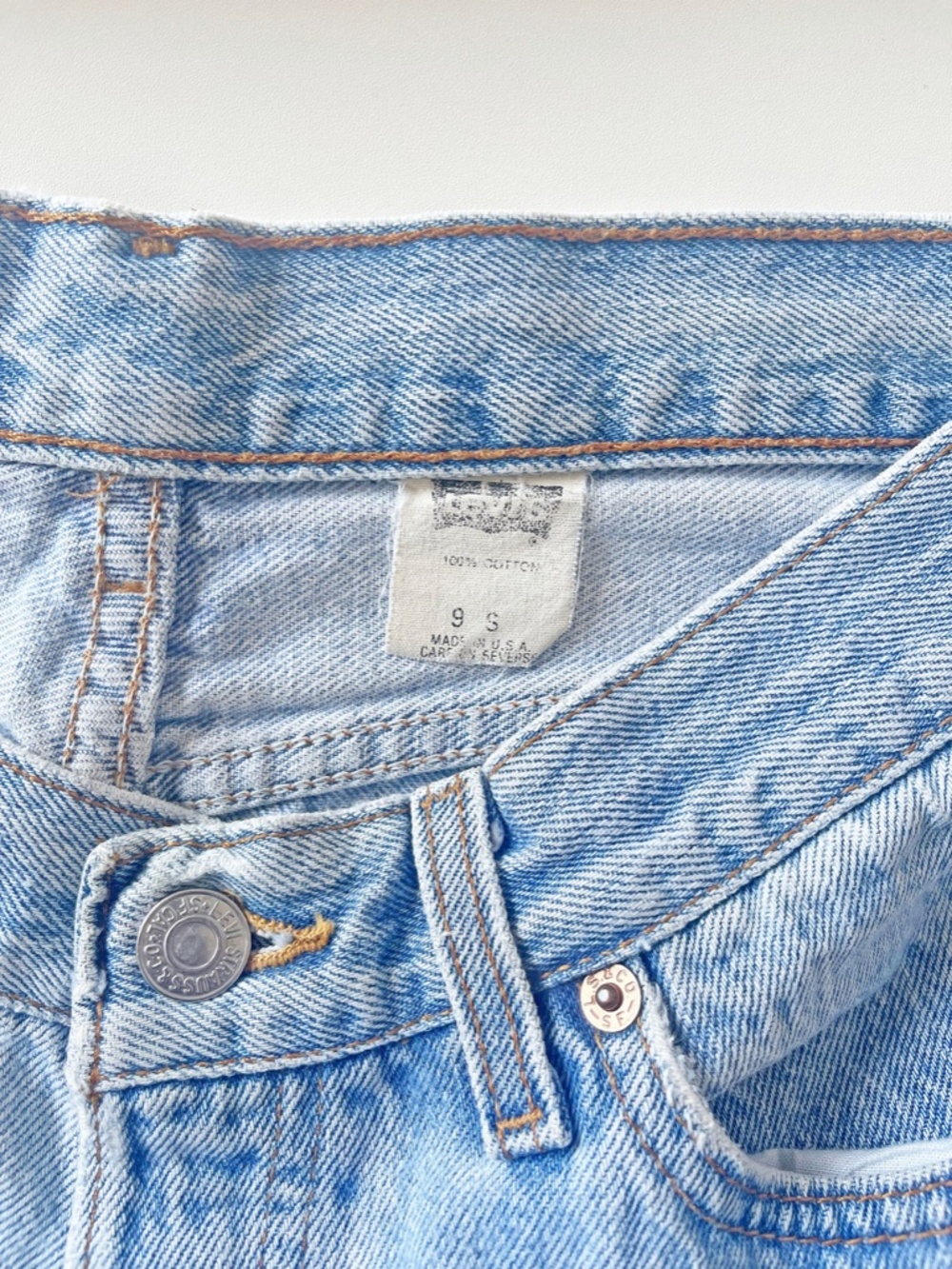vintage 90s levis 501 light blue denim button fly mom jeans W 28 - Picture 2 of 5